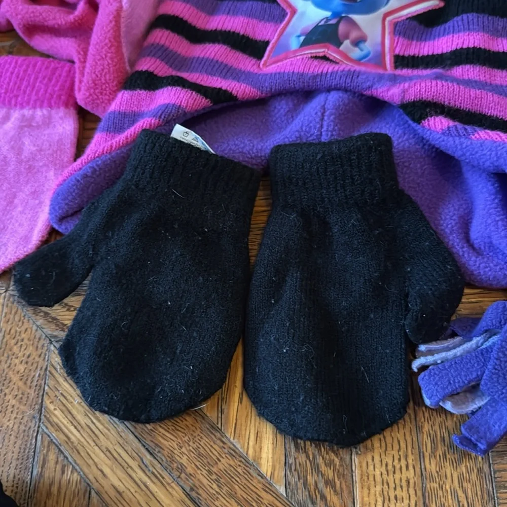 Little girls winter hat and gloves lot - Picture 10 of 15